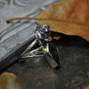 Size 8, Grave Flower