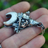Witch Familar, Howlite Moon