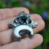 Witch Familar, Howlite Moon